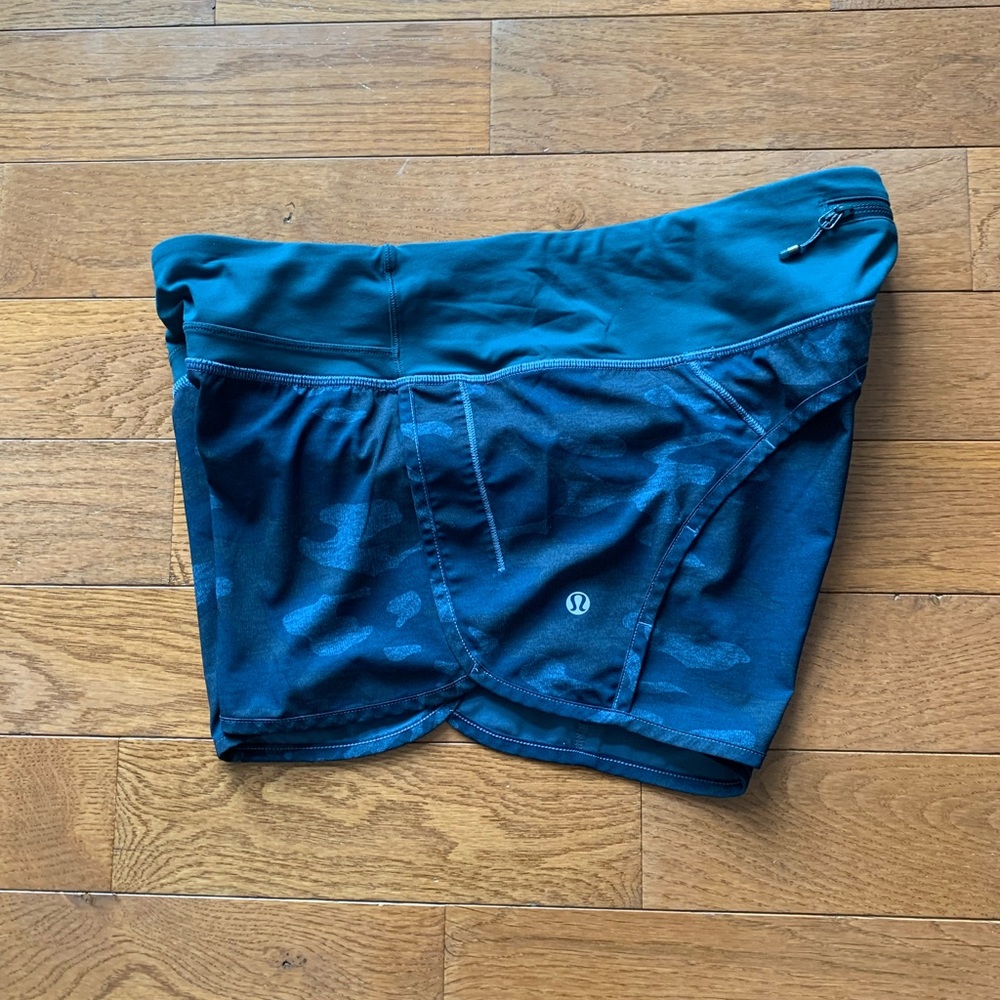 💙LULULEMON RUN TIMES SHORT 4”-CAMO OIL SLICK BLUE - Picture 10 of 15